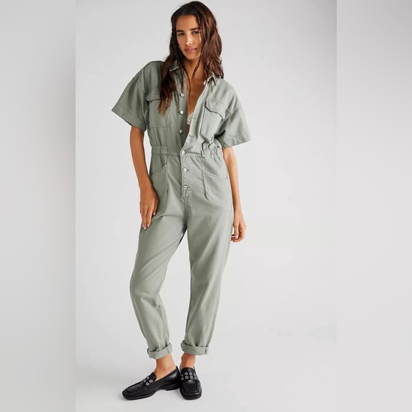 Free People Marci Jumpsuit in Washed Army Medium NWOT - Picture 1 of 4